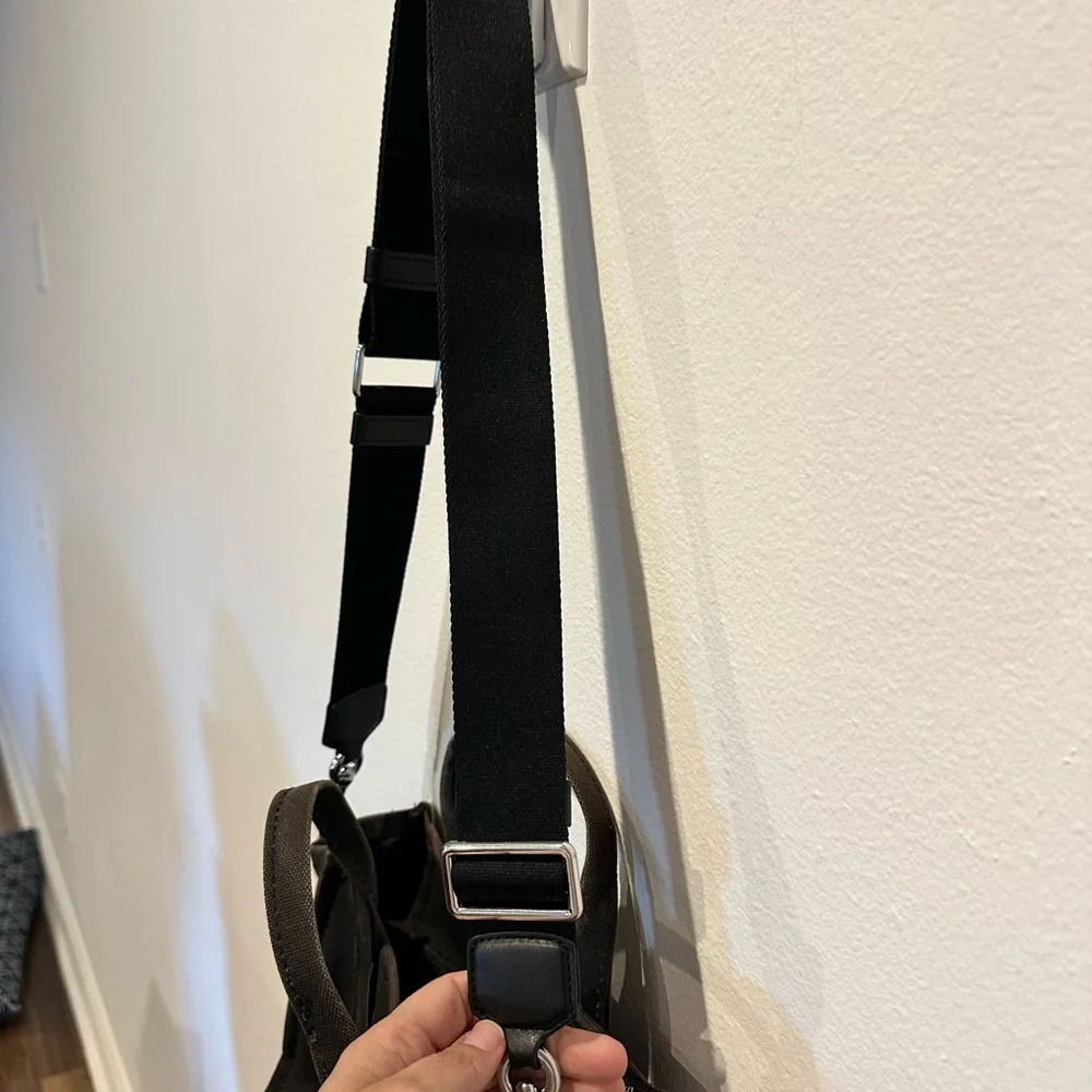 Marc Jacobs Black Tote Bag - Picture 8 of 9